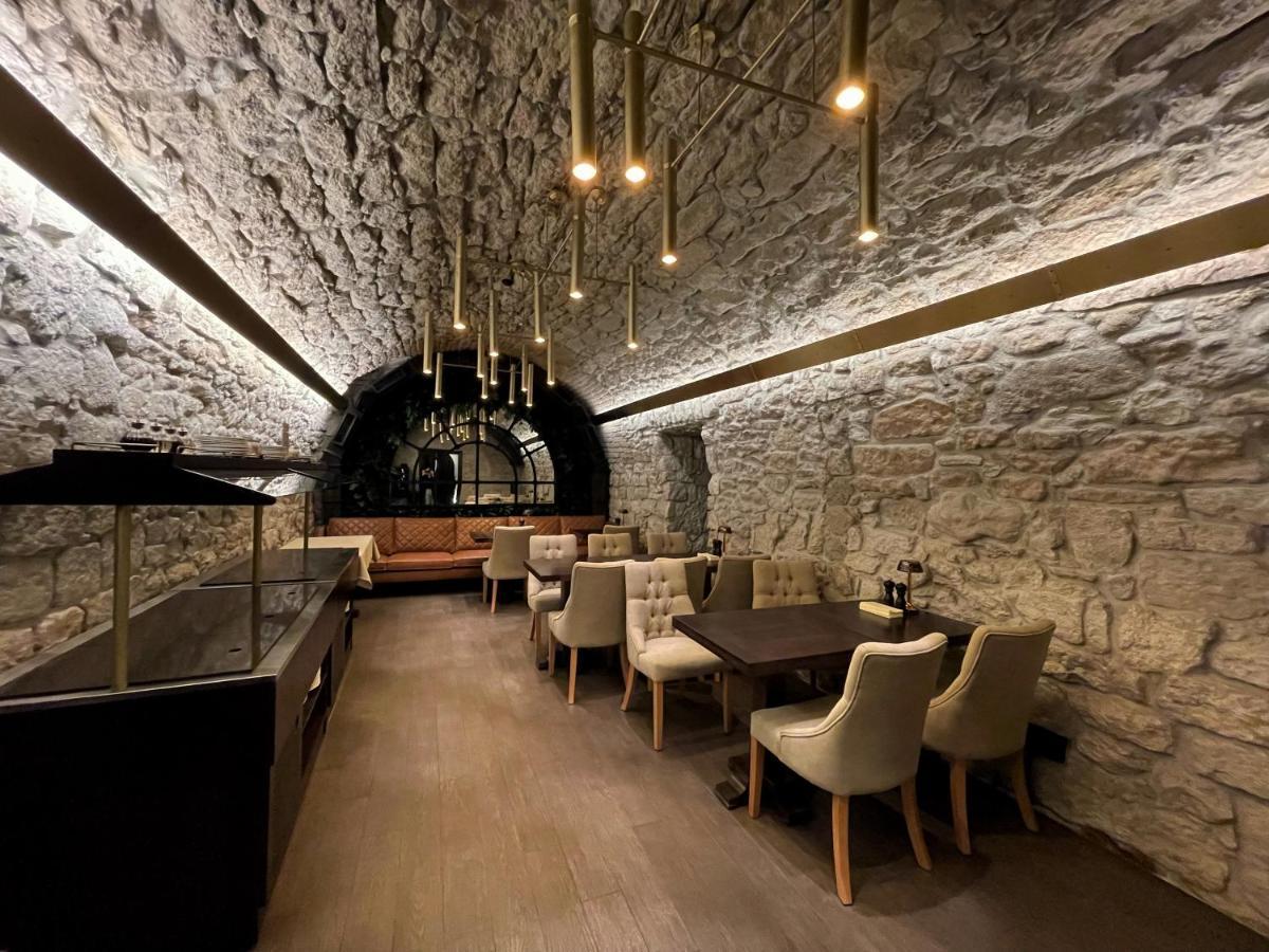 Best Western Plus Market Square Lviv Buitenkant foto