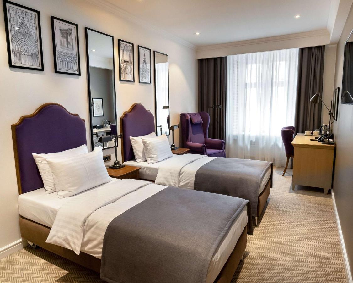 Best Western Plus Market Square Lviv Buitenkant foto