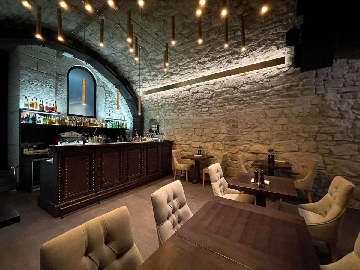 Best Western Plus Market Square Lviv Buitenkant foto