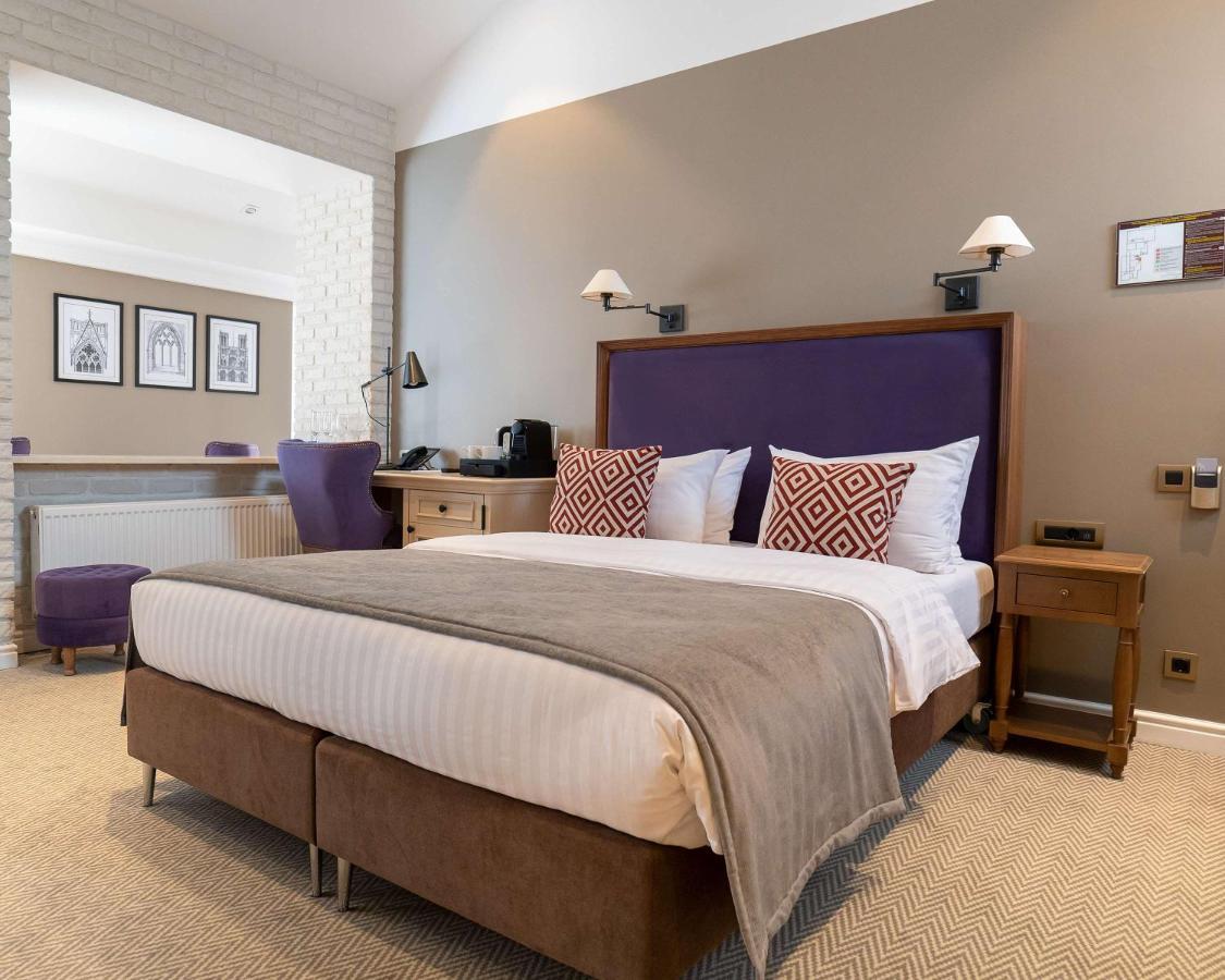 Best Western Plus Market Square Lviv Buitenkant foto