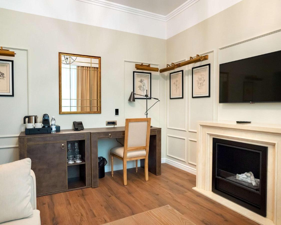 Best Western Plus Market Square Lviv Buitenkant foto