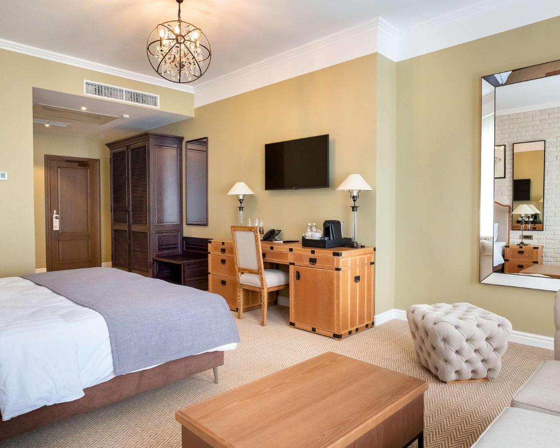 Best Western Plus Market Square Lviv Buitenkant foto
