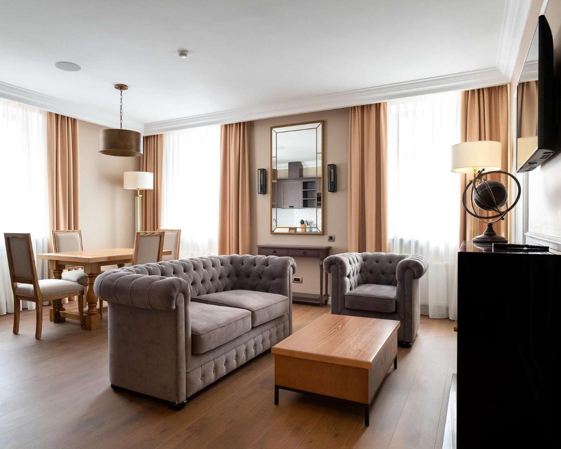 Best Western Plus Market Square Lviv Buitenkant foto