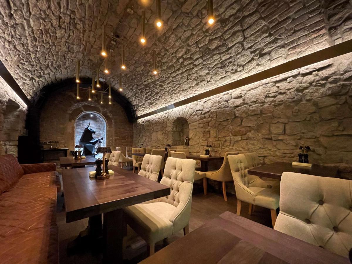 Best Western Plus Market Square Lviv Buitenkant foto