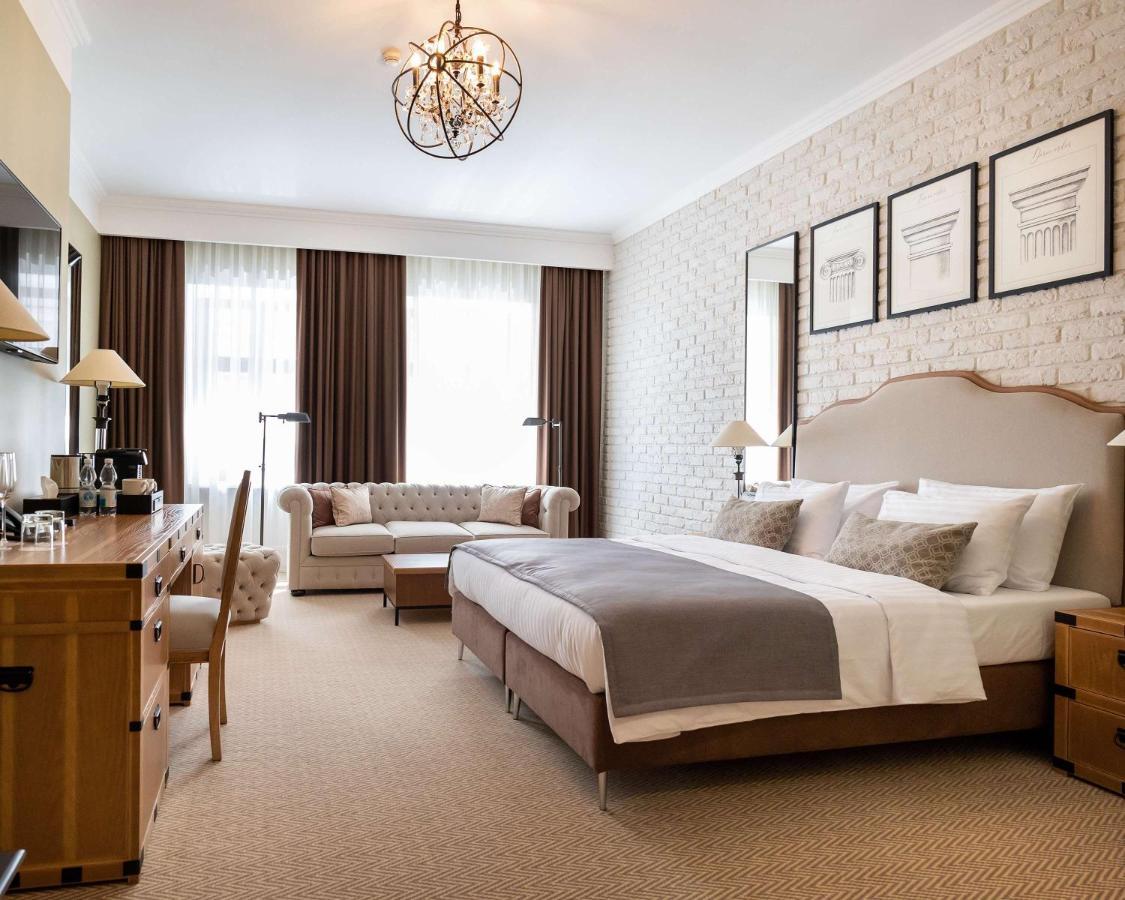 Best Western Plus Market Square Lviv Buitenkant foto