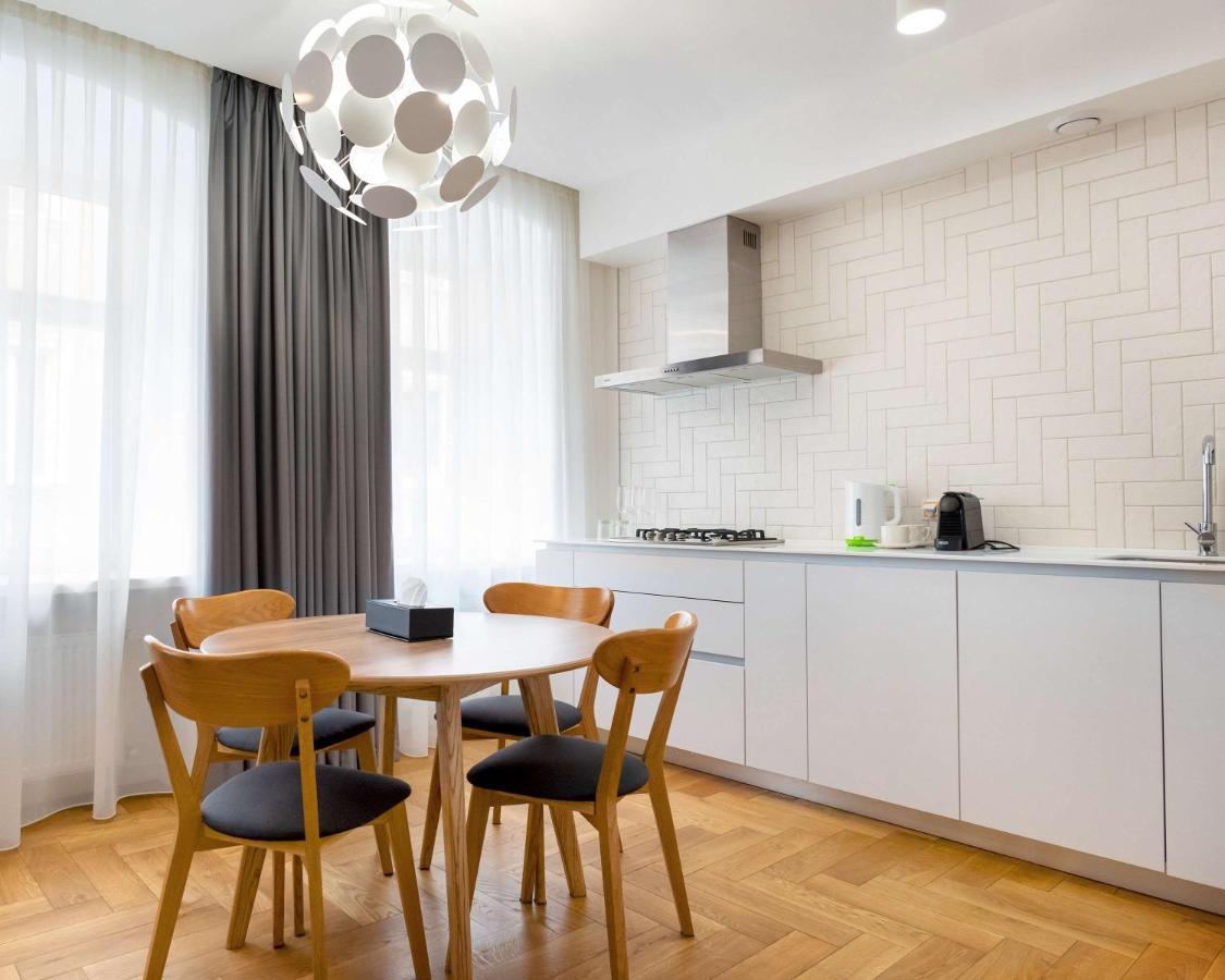 Best Western Plus Market Square Lviv Buitenkant foto