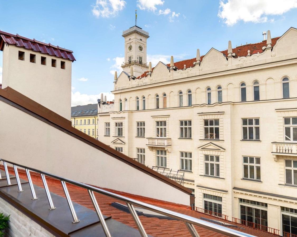 Best Western Plus Market Square Lviv Buitenkant foto