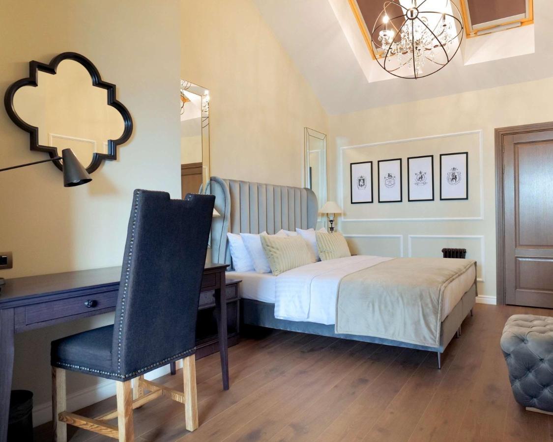 Best Western Plus Market Square Lviv Buitenkant foto